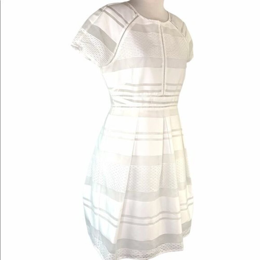 Cremieux A-Line Ryan Dress Botanic Bouquet White Womens Size Medium NWT - Picture 3 of 7